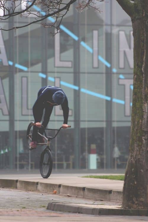 A Nose Manual BMX tricks